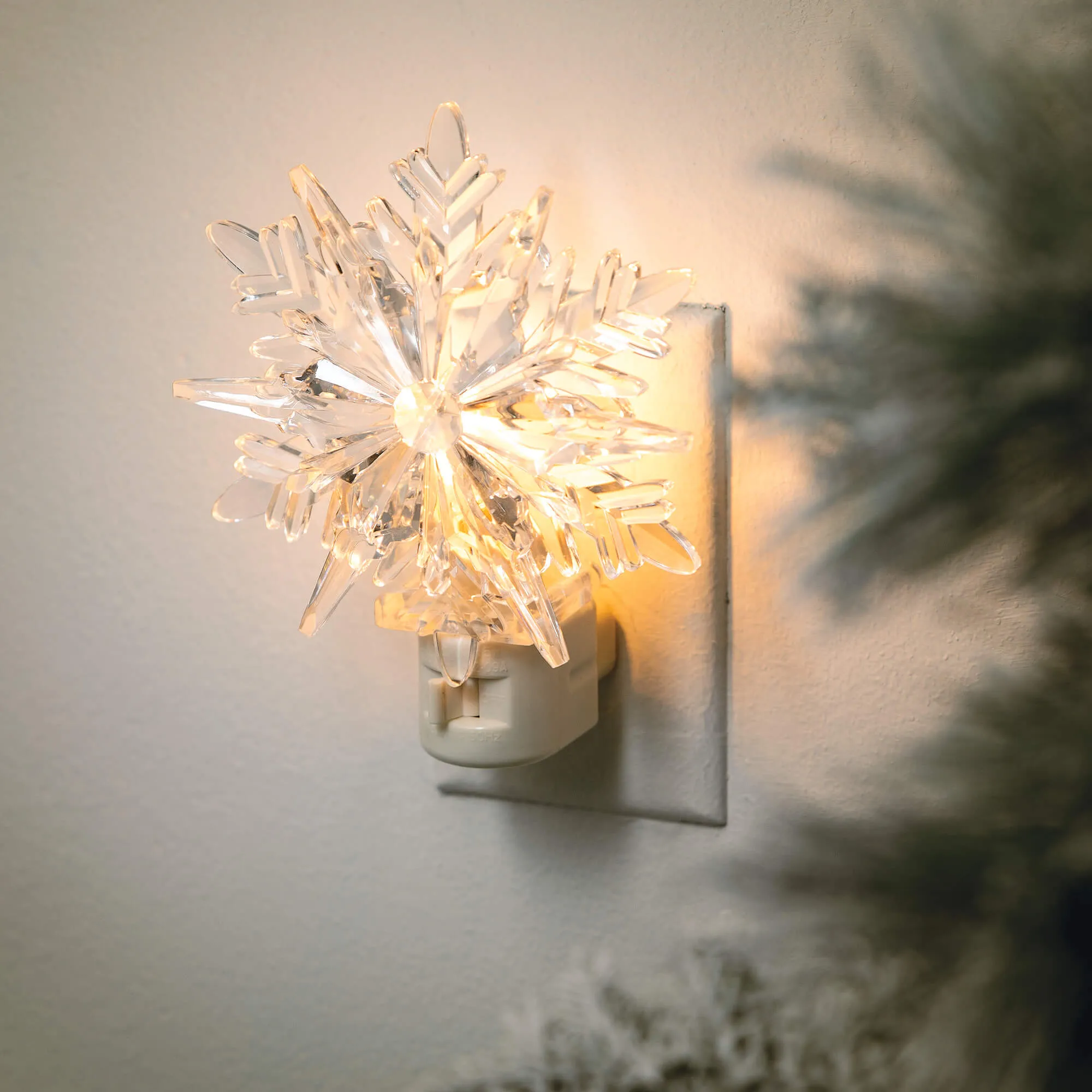 6"H Sullivans Intricate Snowflake Nightlight, Multicolored