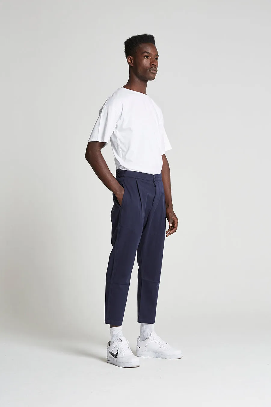 COTTON WEEKEND TROUSER - BLACK IRIS (NAVY)