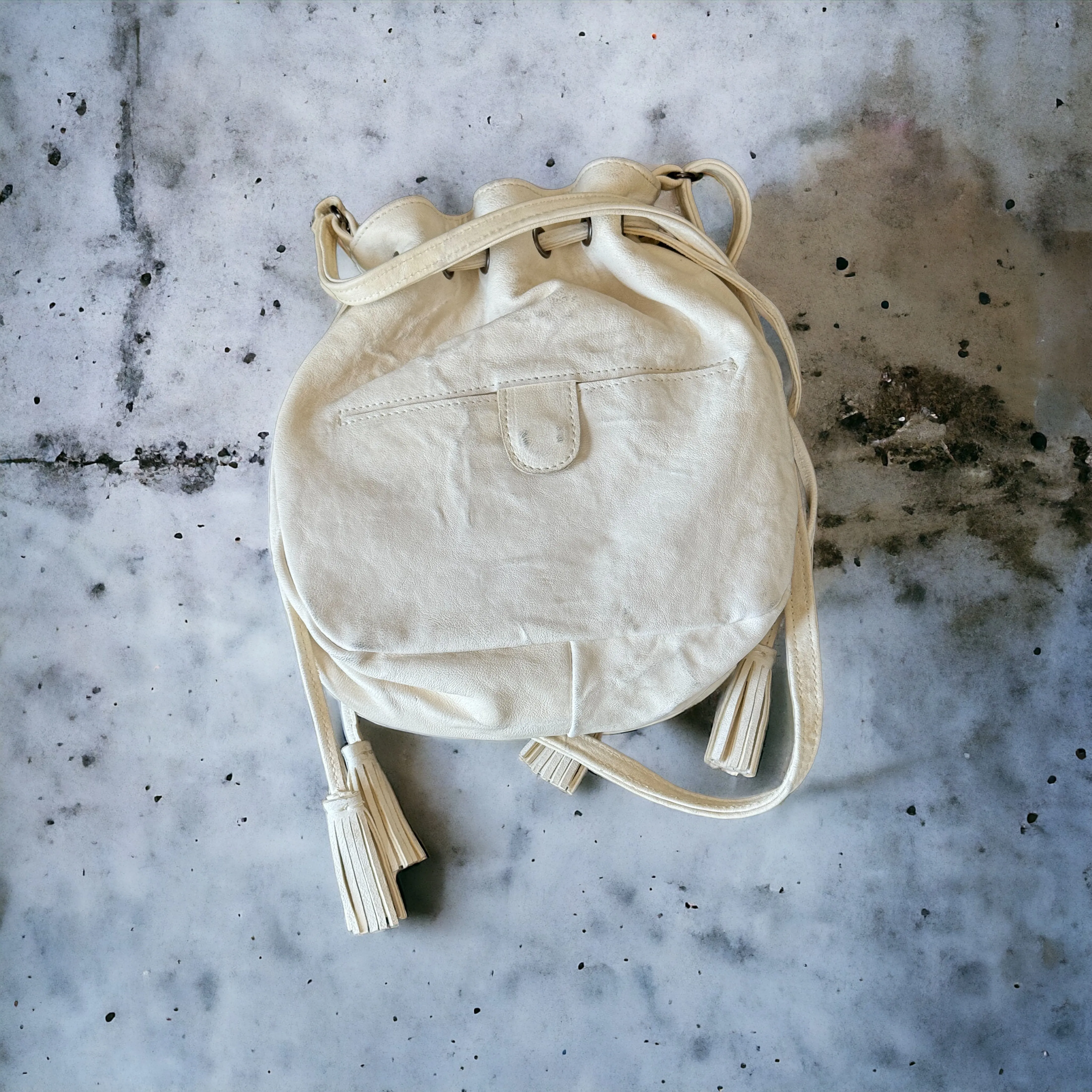 One-Of-A-Kind ORIGINAL LISA BERCK Suraya Crossbody - Leather Ivory