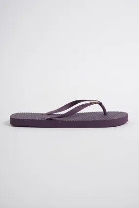 Women's Textured Flip Flops with Metal Pin